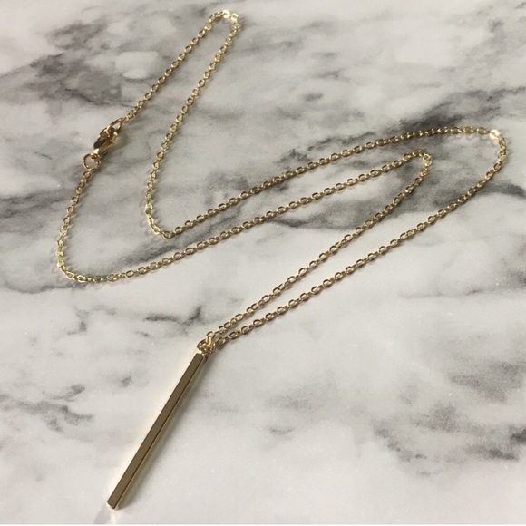Estrella & Luna Jewelry - 1 Left ⚡️18K Gold Bar Minimalist Necklace